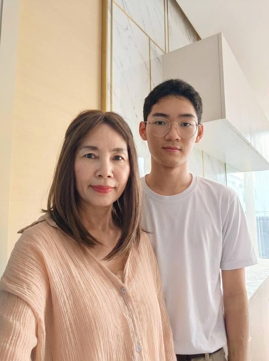 เจ้าของร้านม่านเมืองนนท์